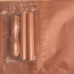 AUTHENTIC KKW BEAUTY contour and highlight kit